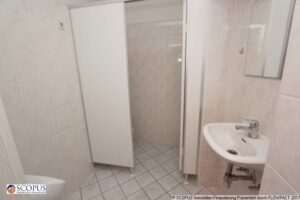 Gewerbe WC im EG
